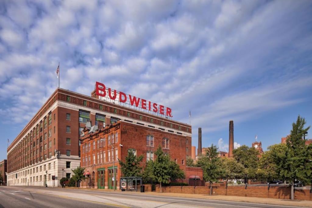 Chic 1br Balcony & Laundry Soulard Apartamento